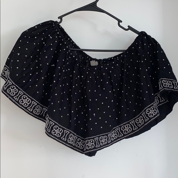 ECOTE SLVR EMBROIDERED ELASTIC WAIST FRILL SHORTS - Picture 3 of 7